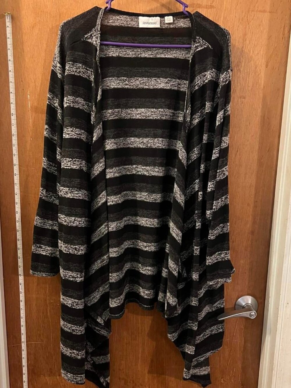 🐻Size 26/28W - Avenue - Gray and Black Lightweight Sweater Wrap